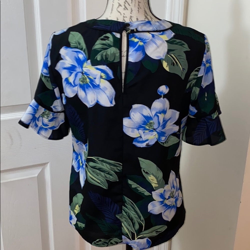 Floral Top - Picture 3 of 8